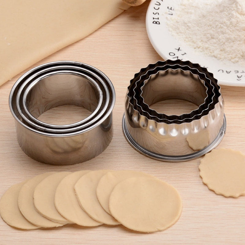 http://kitchengroups.com/cdn/shop/products/baking-tools-3pcs-round-shaped-dough-cutter-1_1200x1200.jpg?v=1651621831